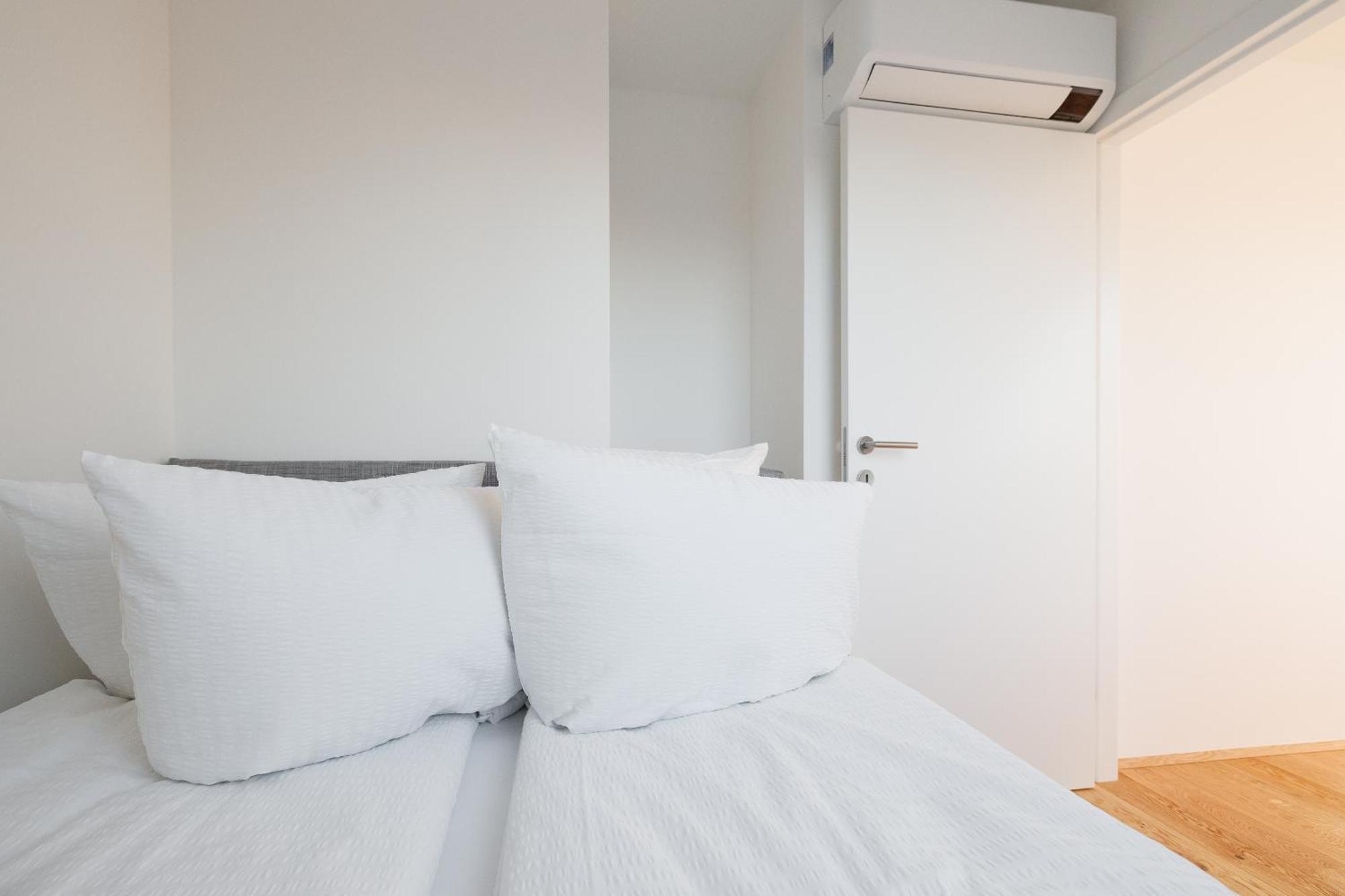 Symphony Apartments 41 - Modern Loft With Terrace And Grill In Central Location Vienna Exterior photo